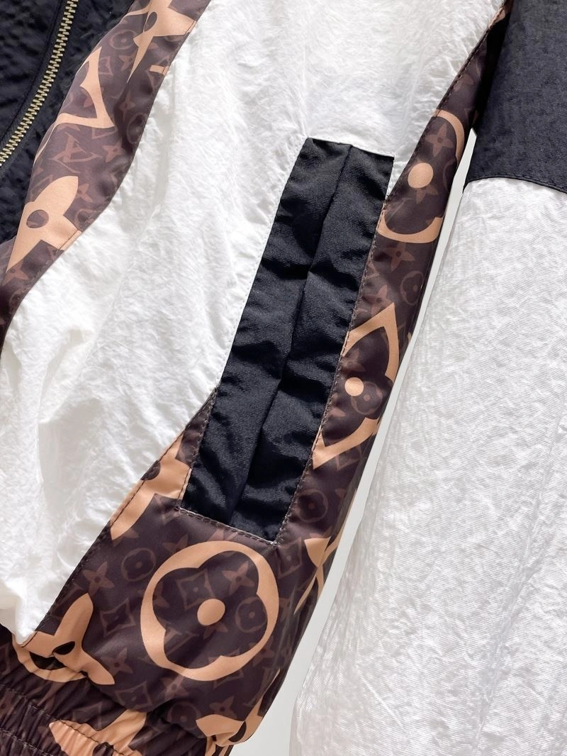 Louis Vuitton Outwear TimelessDesign 137614