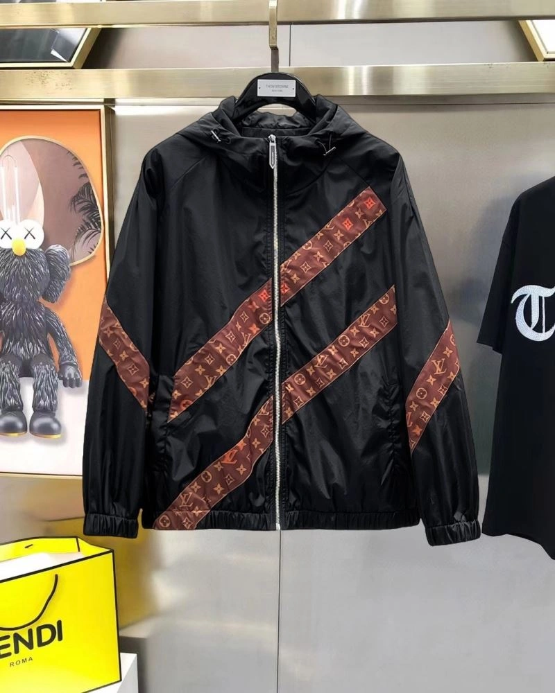 ModernLook Louis Vuitton Outwear 137611