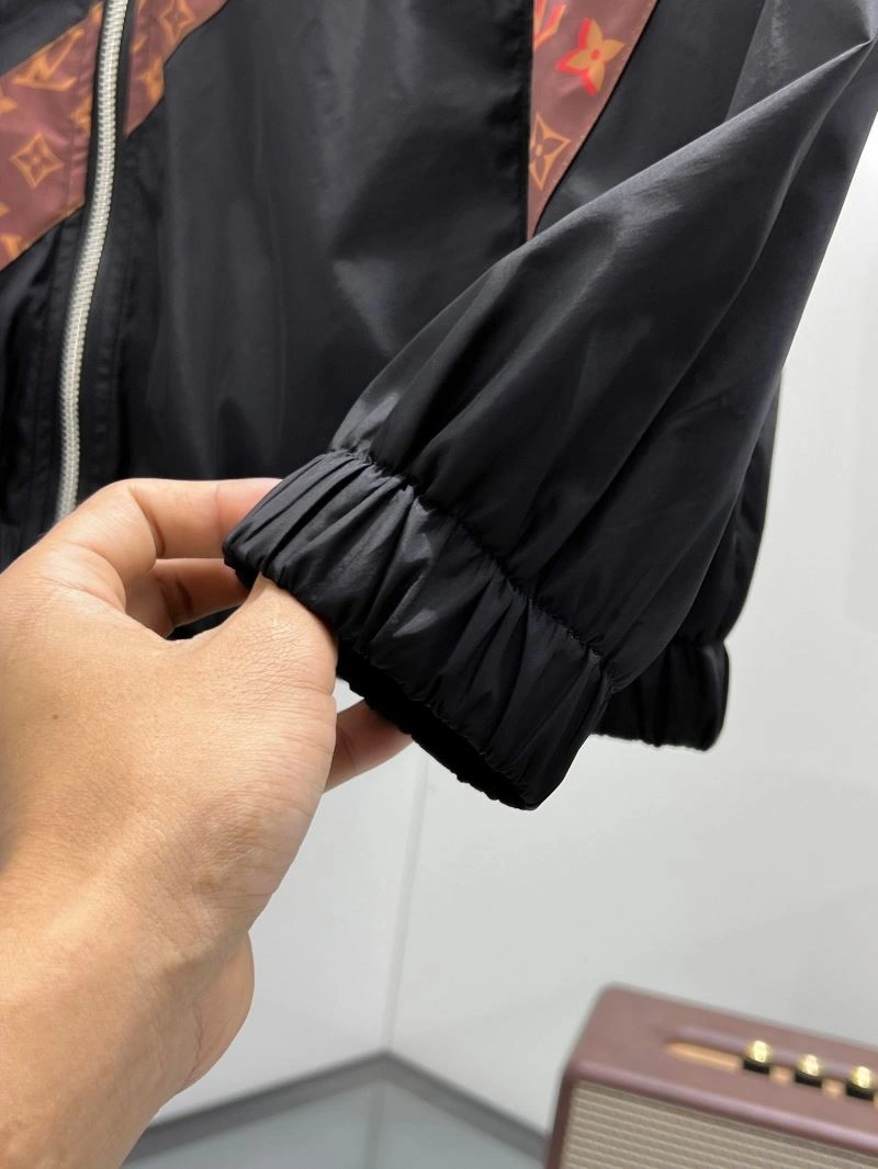 ModernLook Louis Vuitton Outwear 137611
