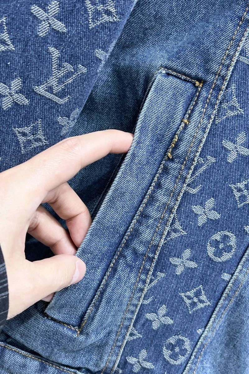 Louis Vuitton Outwear EasyMatch 137607