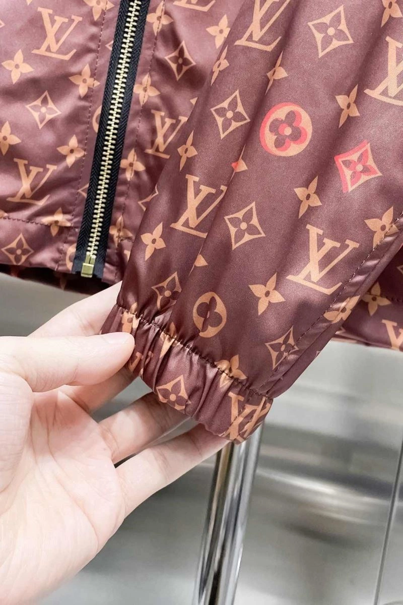 Louis Vuitton Outwear Lightweight 137604