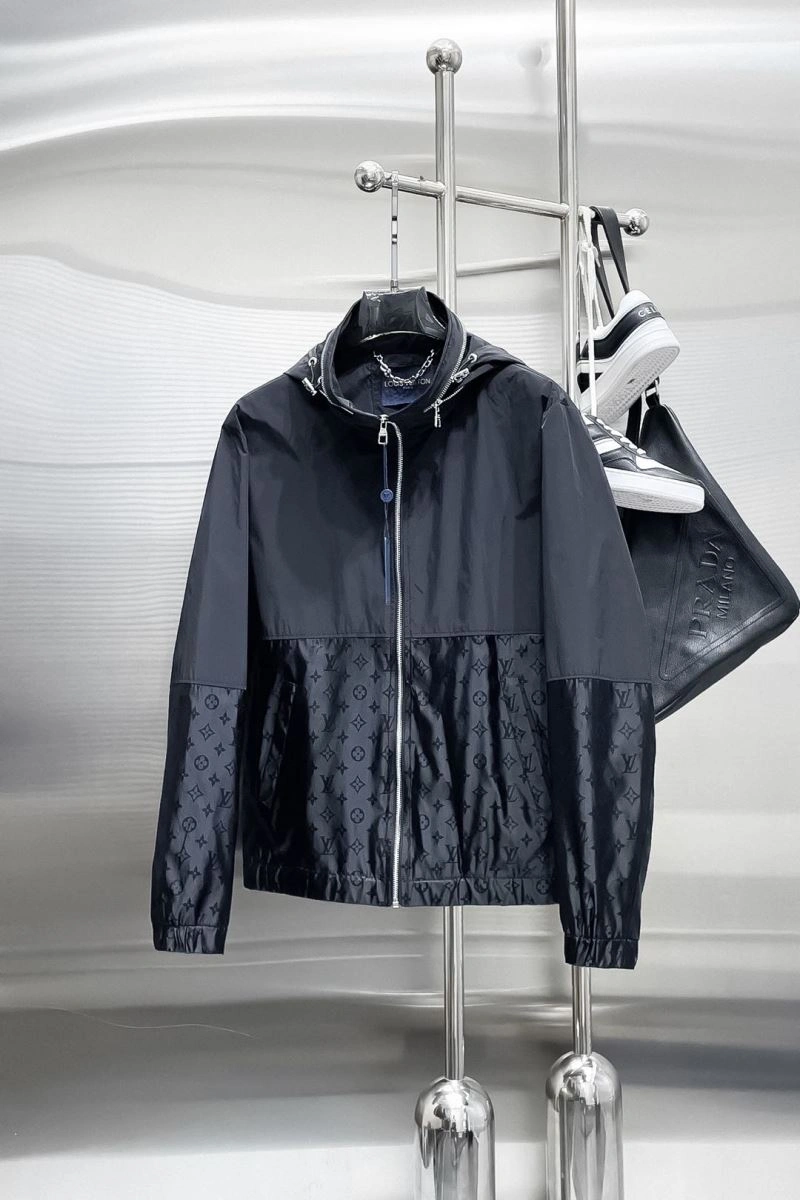 Louis Vuitton Outwear GoAnywhere 137596