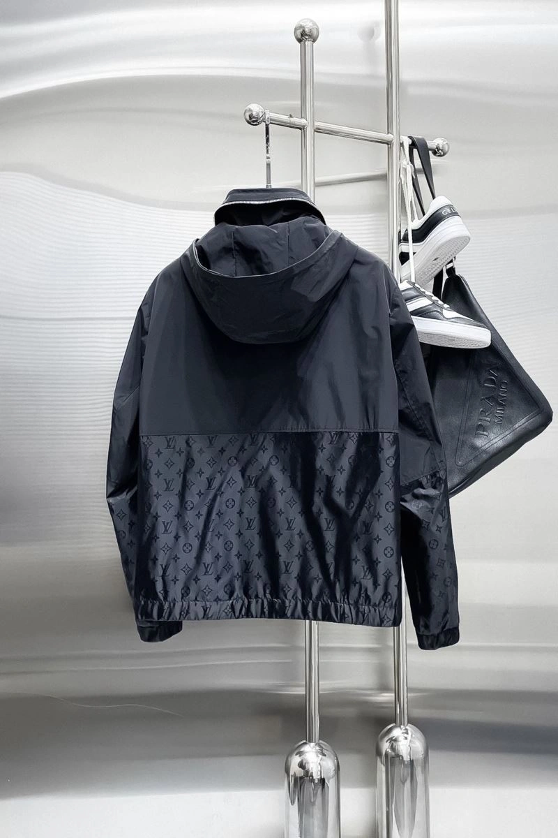 Louis Vuitton Outwear GoAnywhere 137596