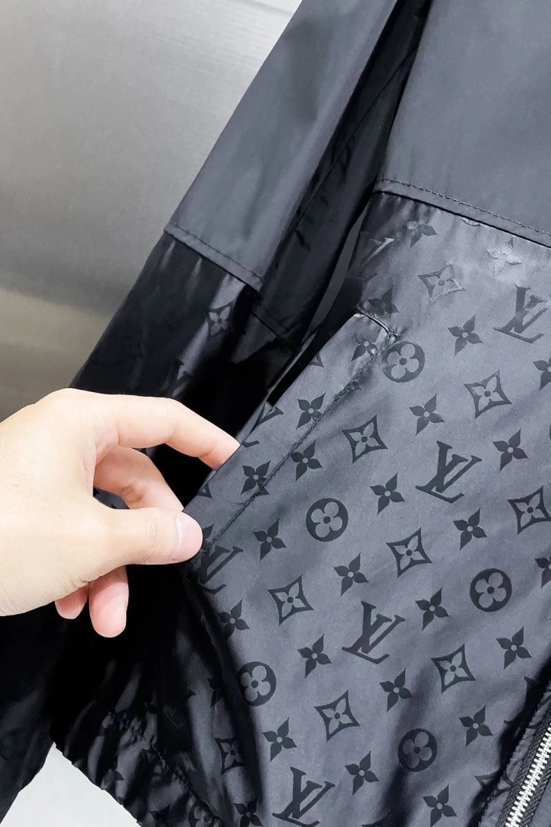 Louis Vuitton Outwear GoAnywhere 137596