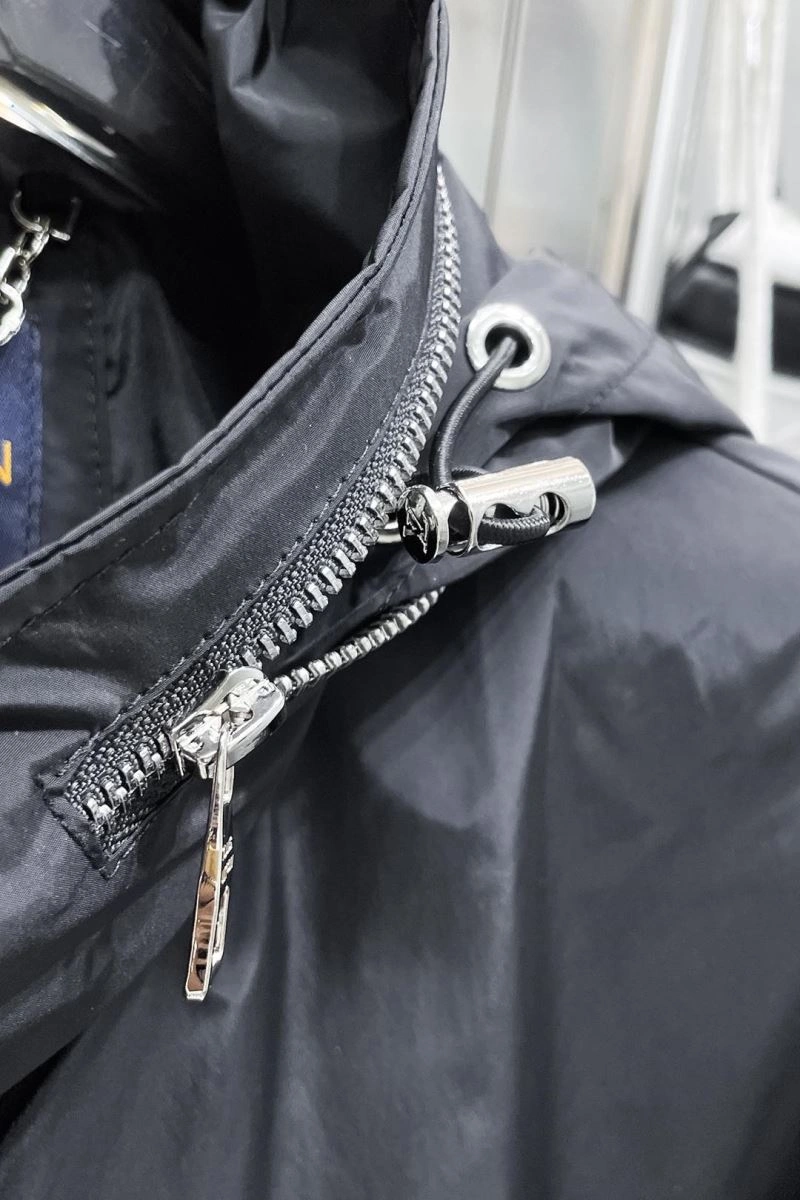 Louis Vuitton Outwear GoAnywhere 137596