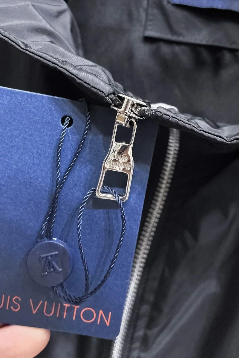 Louis Vuitton Outwear GoAnywhere 137596