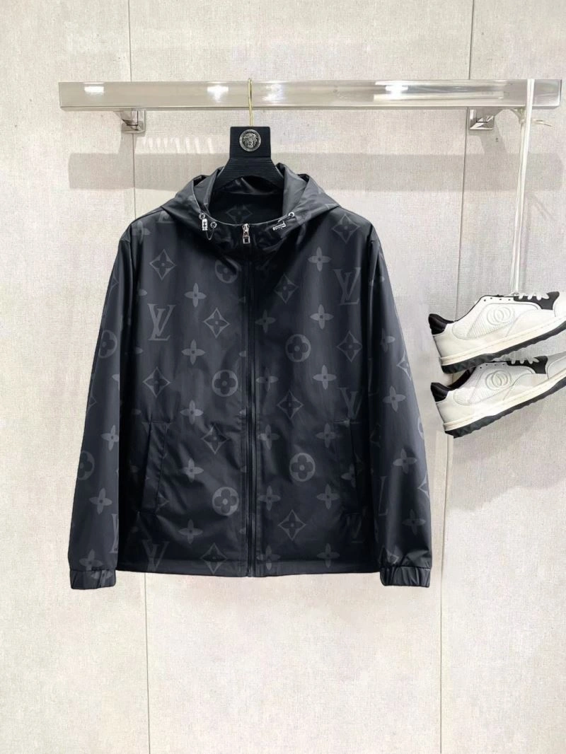 Functional Louis Vuitton Outwear 137590