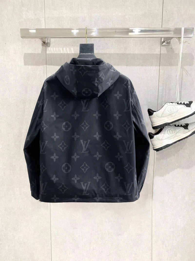 Functional Louis Vuitton Outwear 137590
