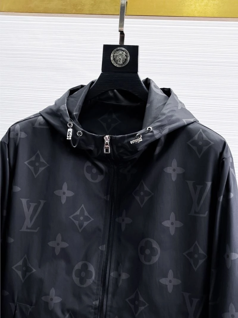 Functional Louis Vuitton Outwear 137590