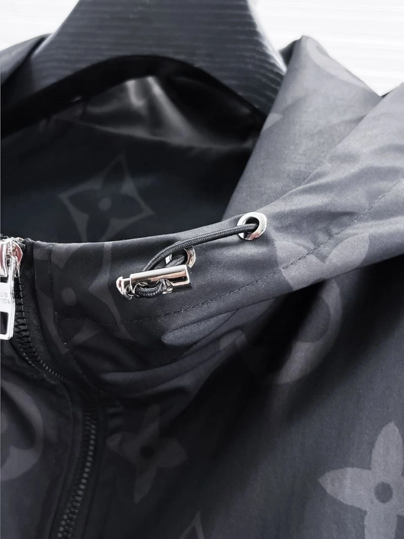 Functional Louis Vuitton Outwear 137590