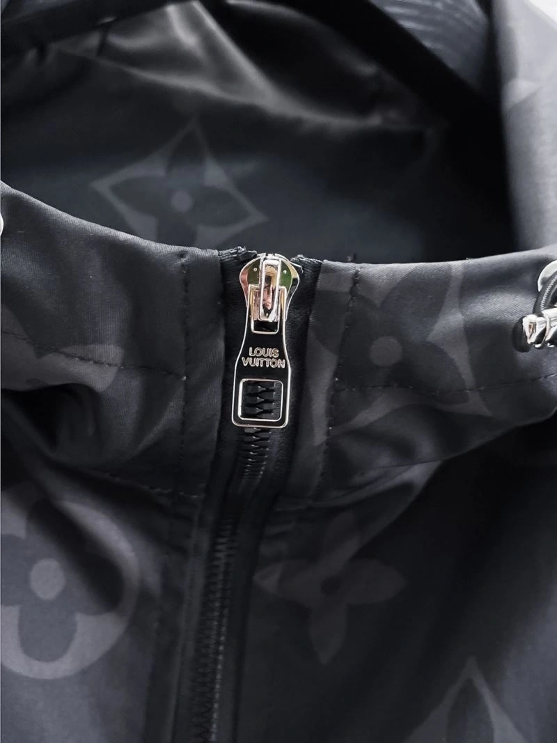 Functional Louis Vuitton Outwear 137590