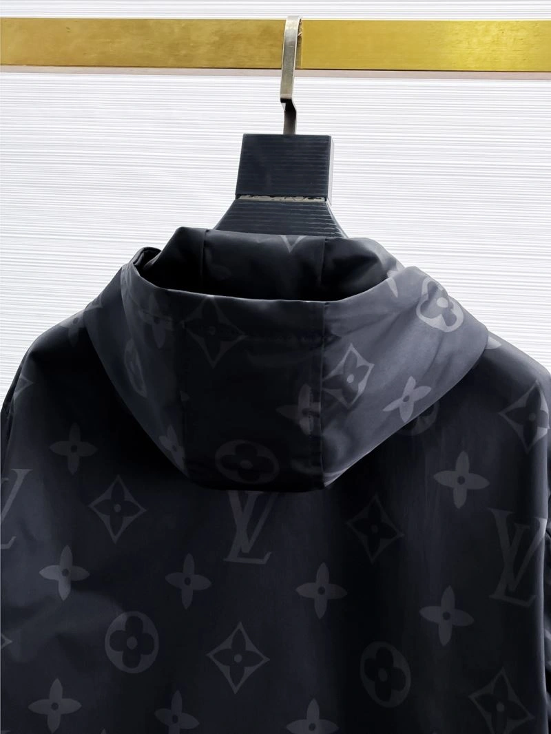 Functional Louis Vuitton Outwear 137590