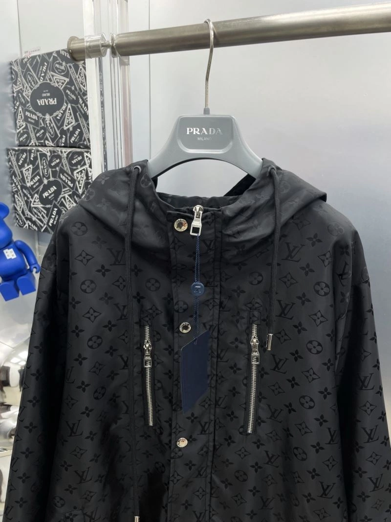 Louis Vuitton Outwear MultiPurpose 137578