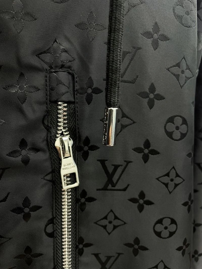 Louis Vuitton Outwear MultiPurpose 137578