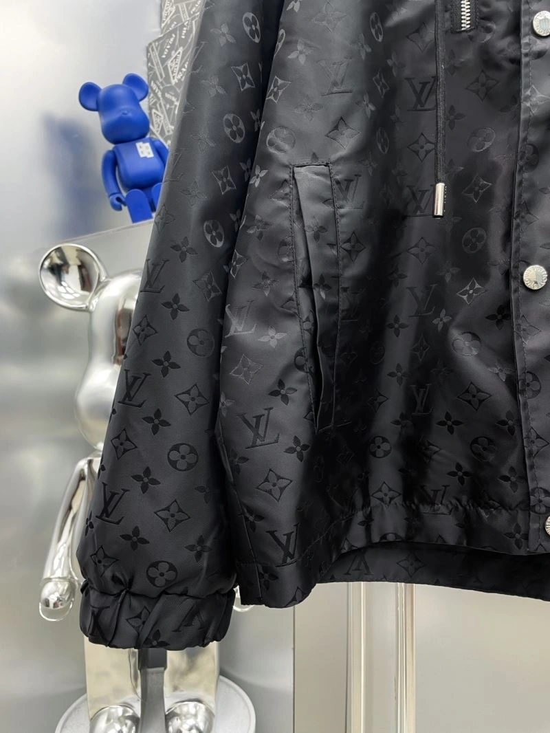 Louis Vuitton Outwear MultiPurpose 137578
