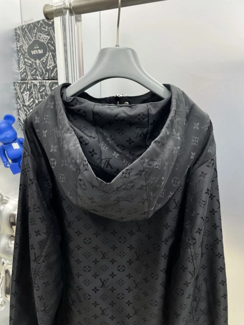 Louis Vuitton Outwear MultiPurpose 137578