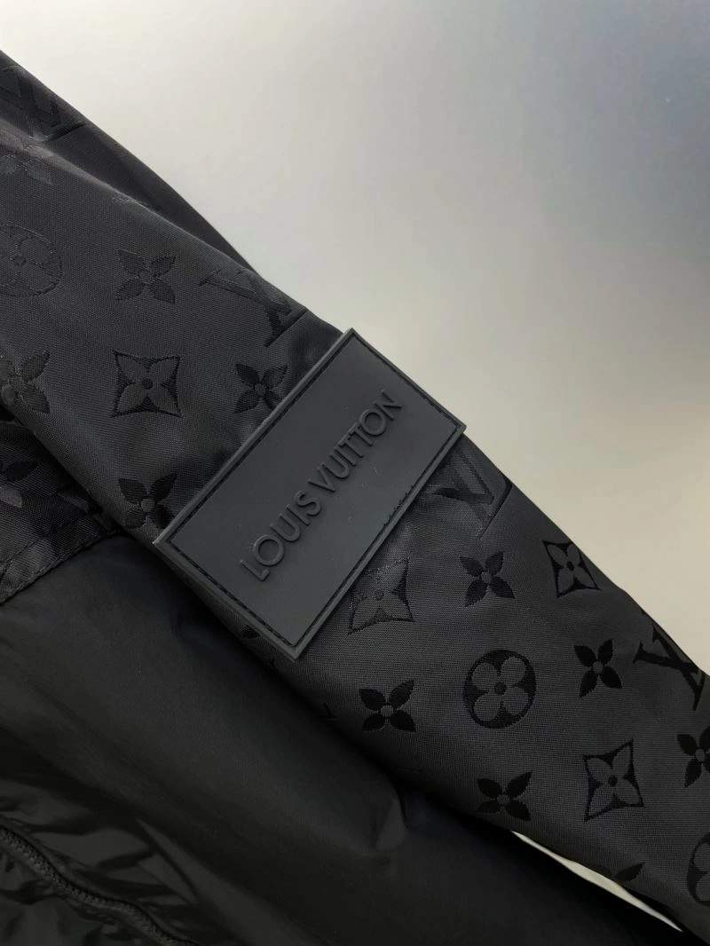 Neat Louis Vuitton Outwear 137589