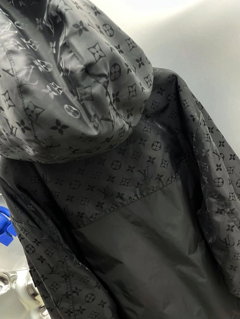 Neat Louis Vuitton Outwear 137589