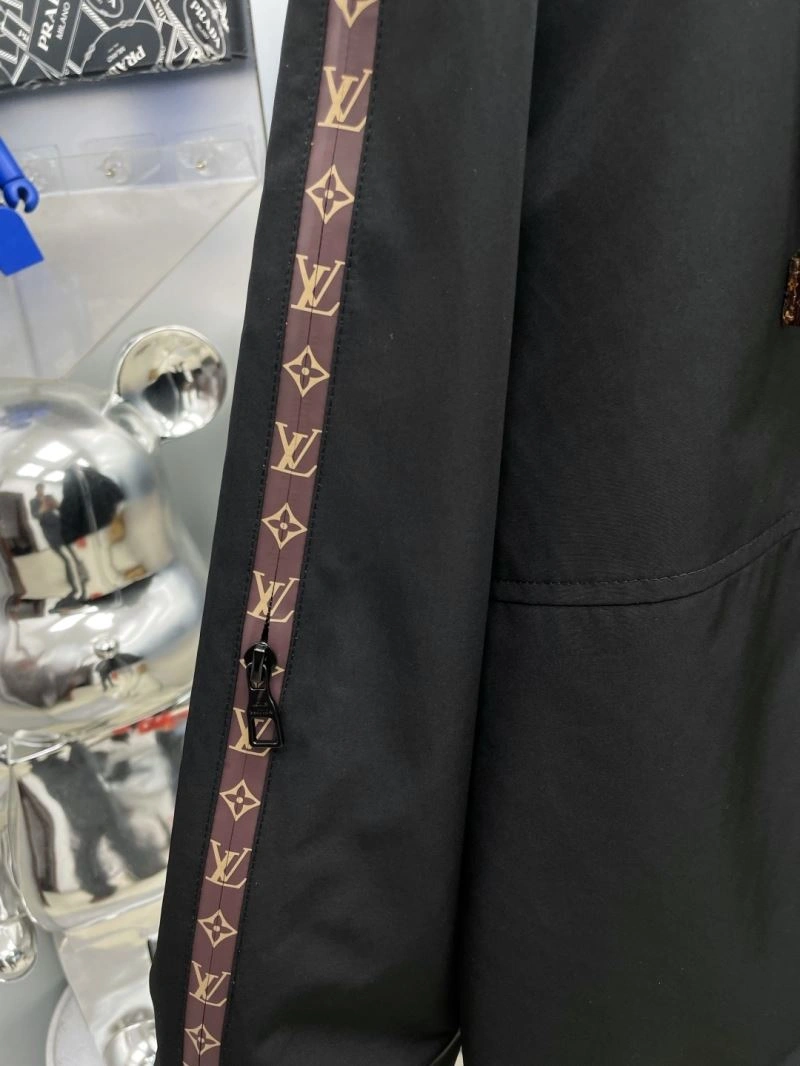 Louis Vuitton Outwear Minimalist 137585
