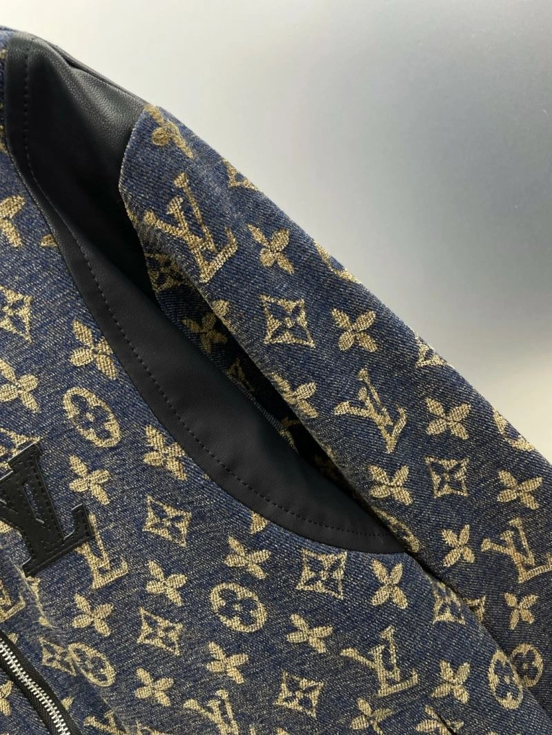 Snug Louis Vuitton Outwear 137584