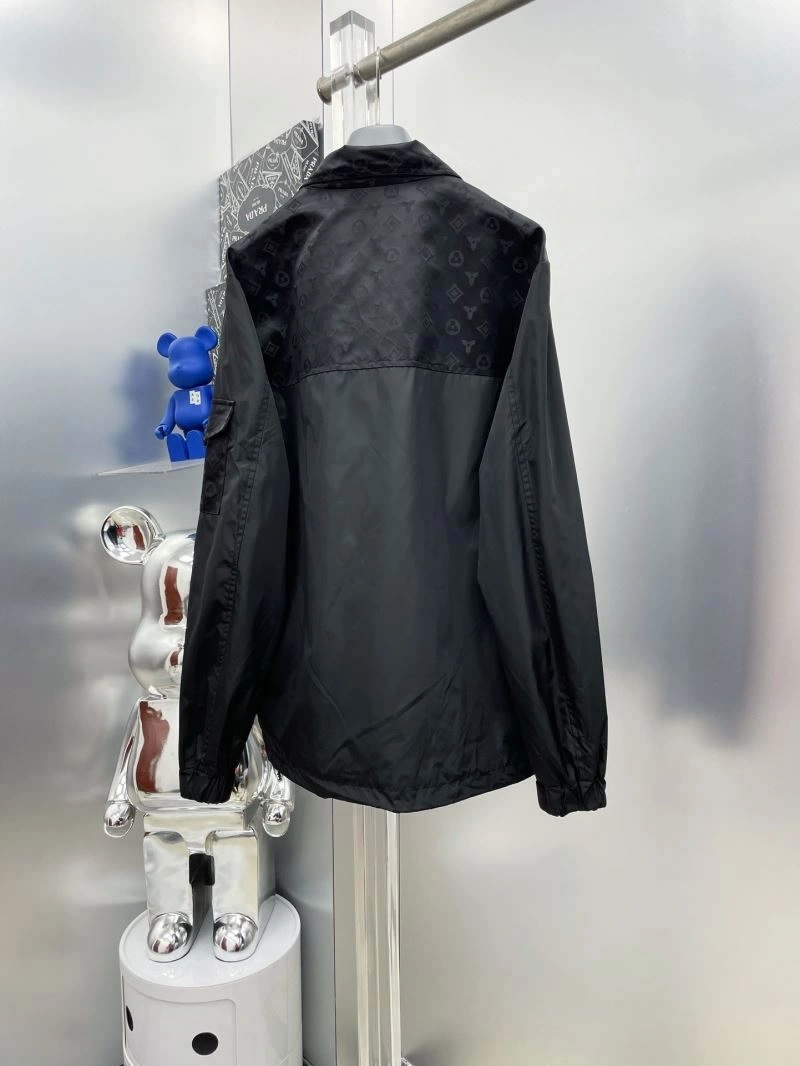 Neat Louis Vuitton Outwear 137577