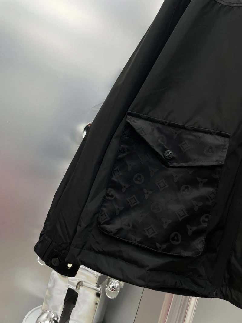 Neat Louis Vuitton Outwear 137577