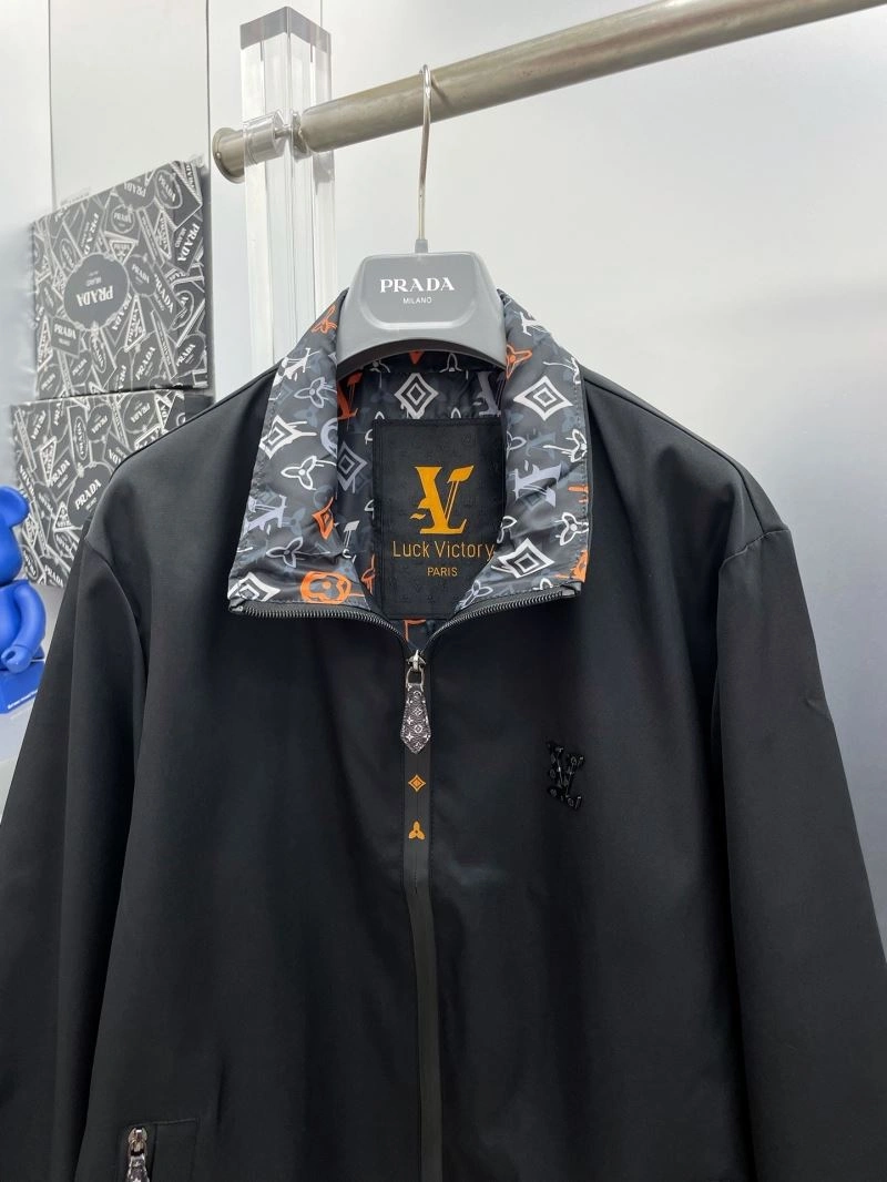 Original Louis Vuitton Outwear 137573