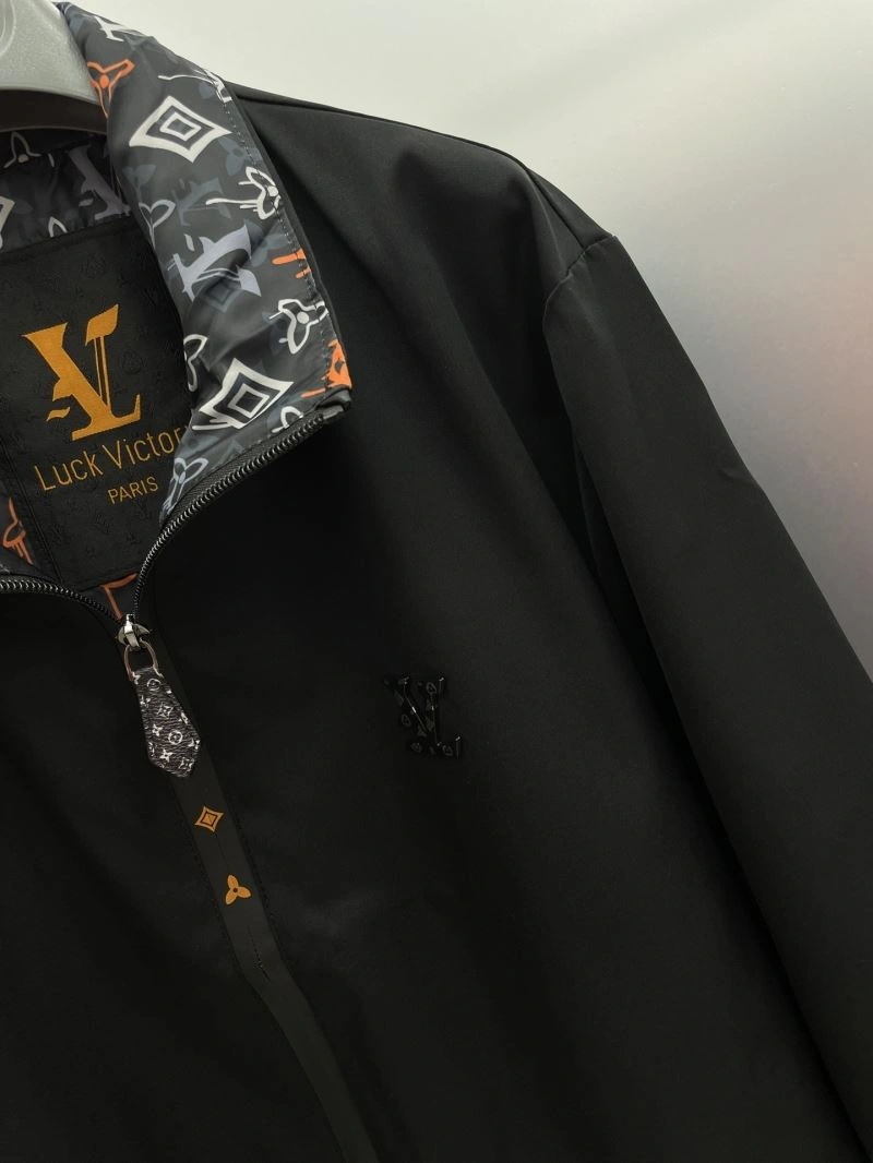 Original Louis Vuitton Outwear 137573