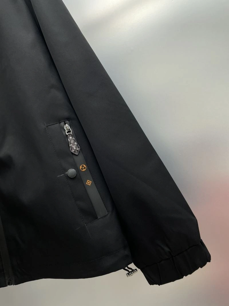 Original Louis Vuitton Outwear 137573