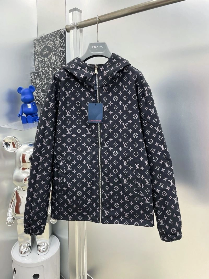 Louis Vuitton Outwear Compact 137583