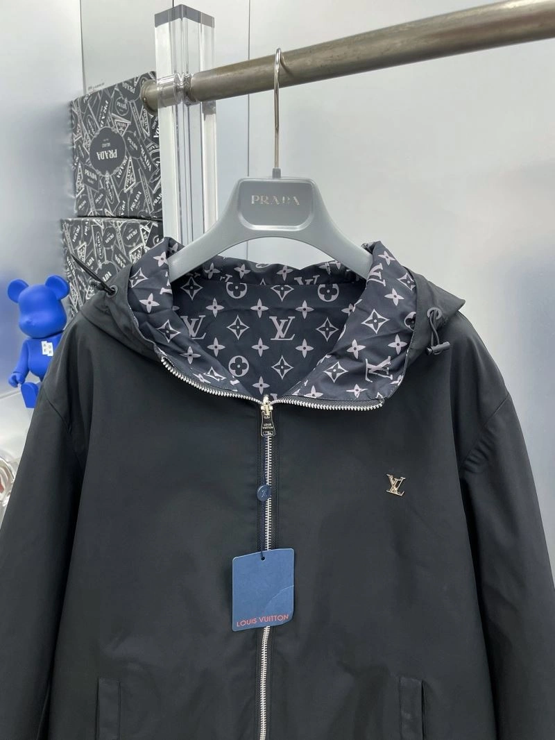 Louis Vuitton Outwear Compact 137583