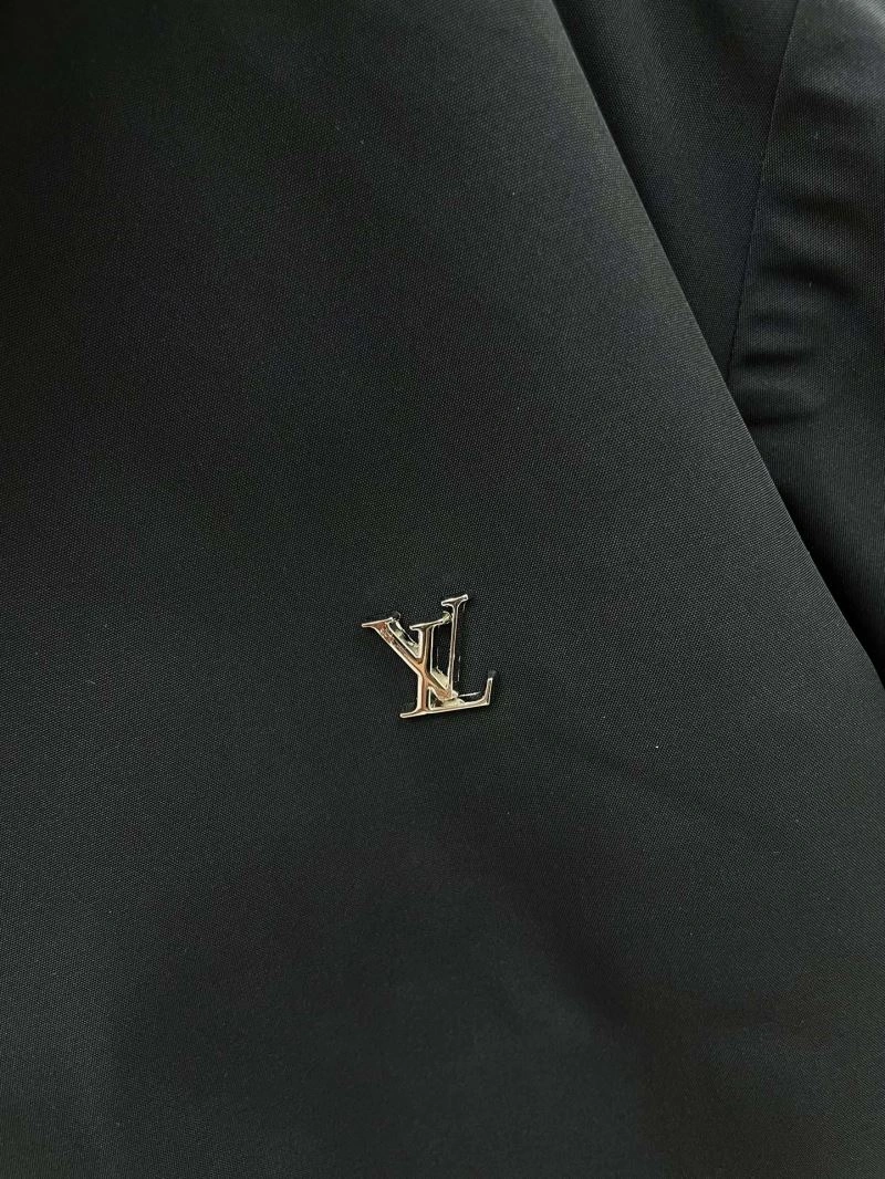 Louis Vuitton Outwear Compact 137583