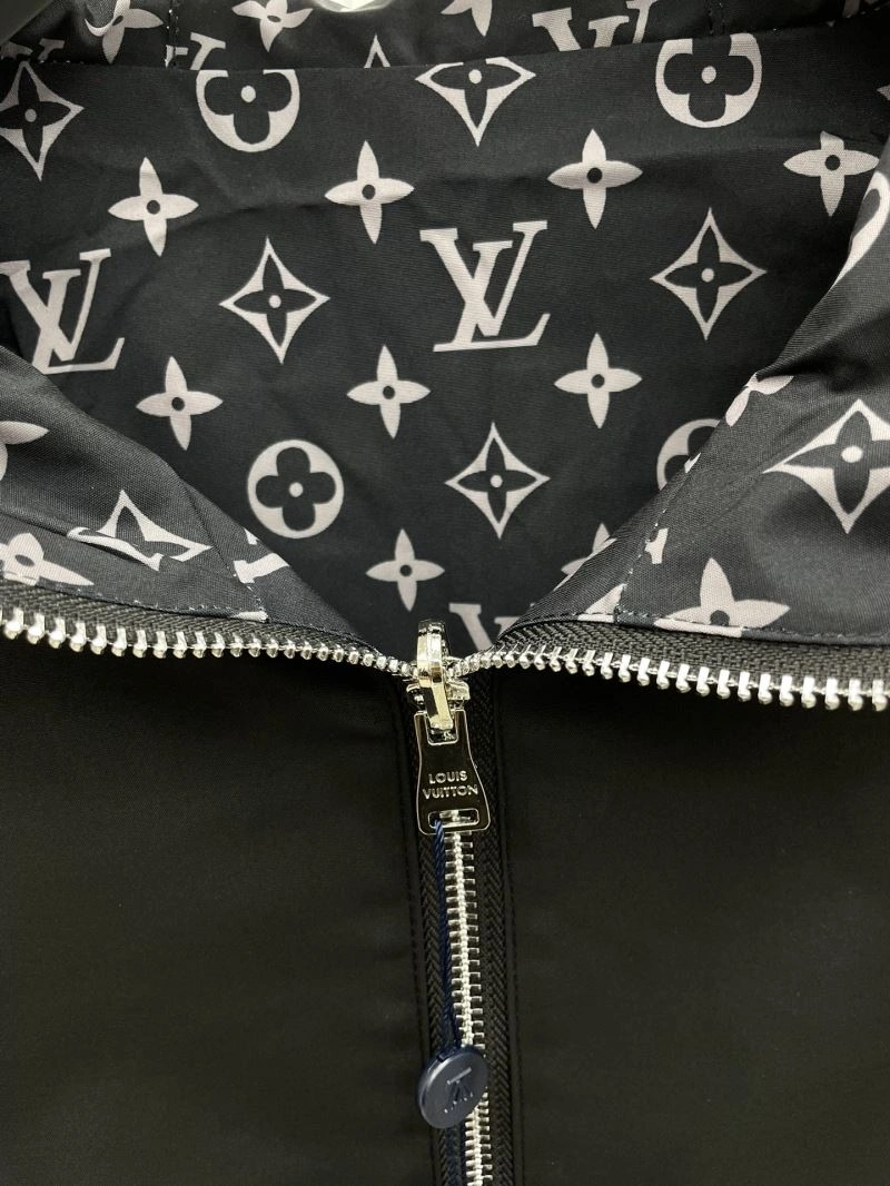 Louis Vuitton Outwear Compact 137583