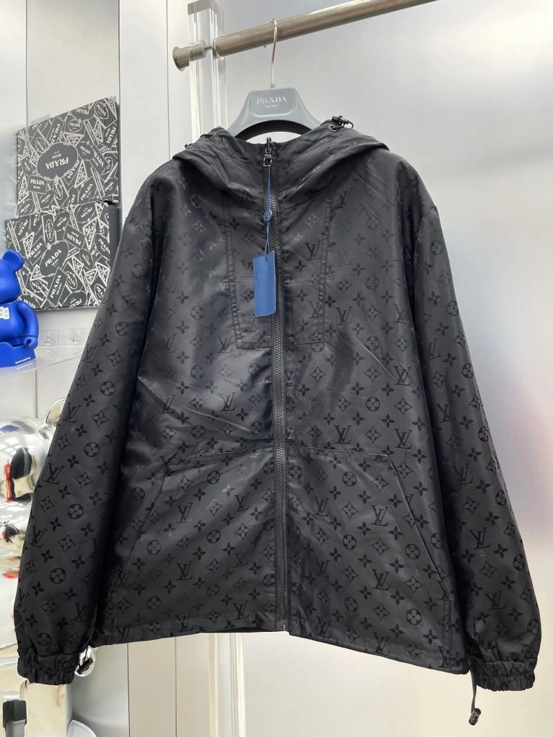 SunProtective Louis Vuitton Outwear 137576