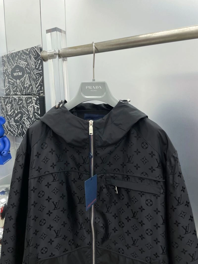 Louis Vuitton Outwear Durable 137569