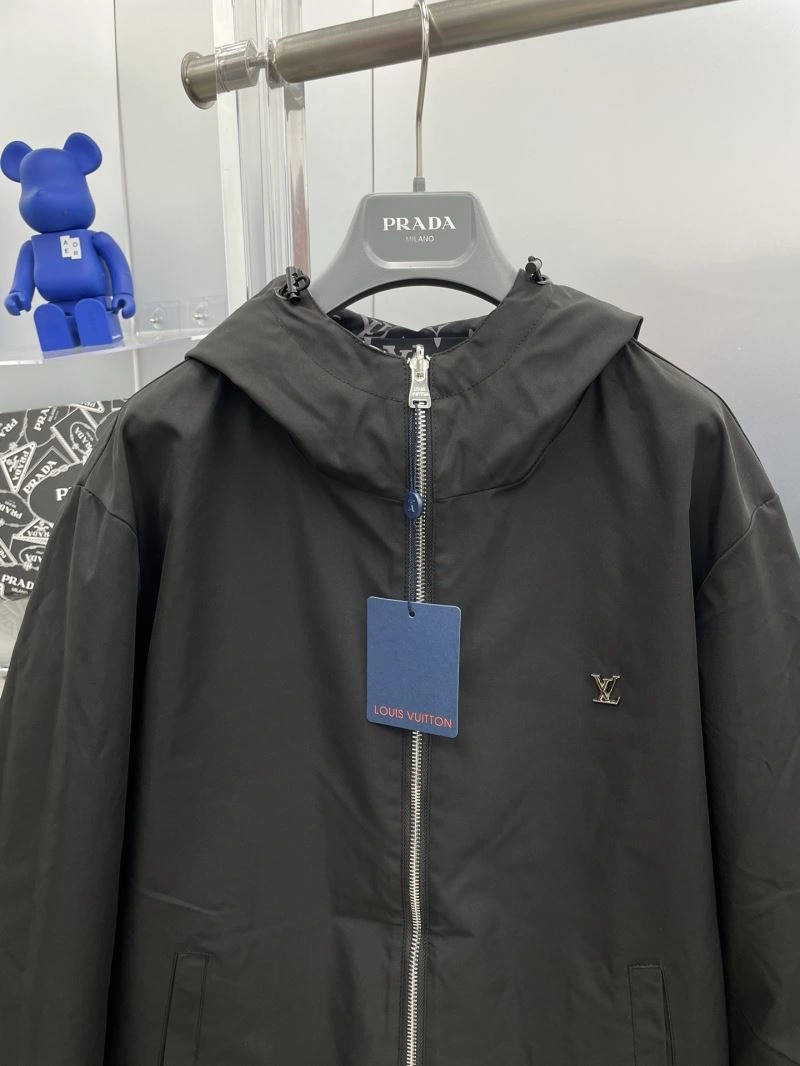 Louis Vuitton Outwear FashionForward 137564
