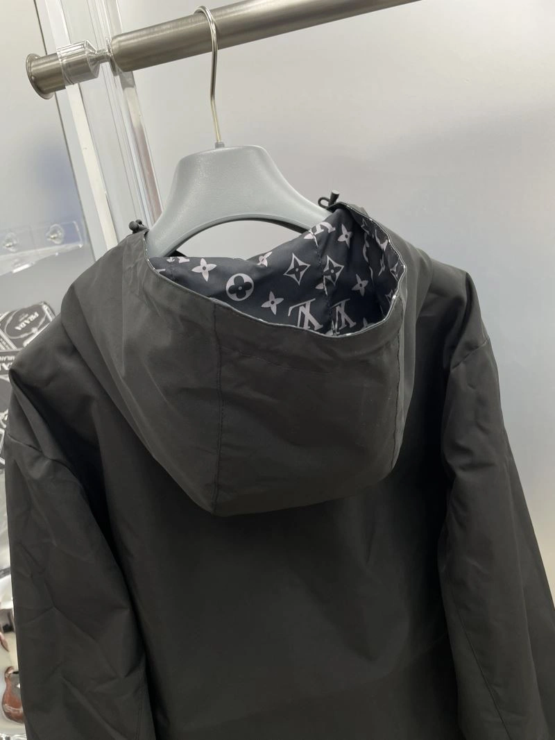 Louis Vuitton Outwear FashionForward 137564