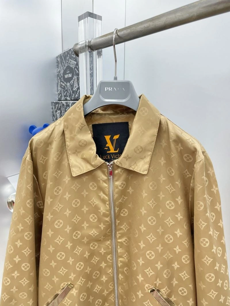 Neat Louis Vuitton Outwear 137579