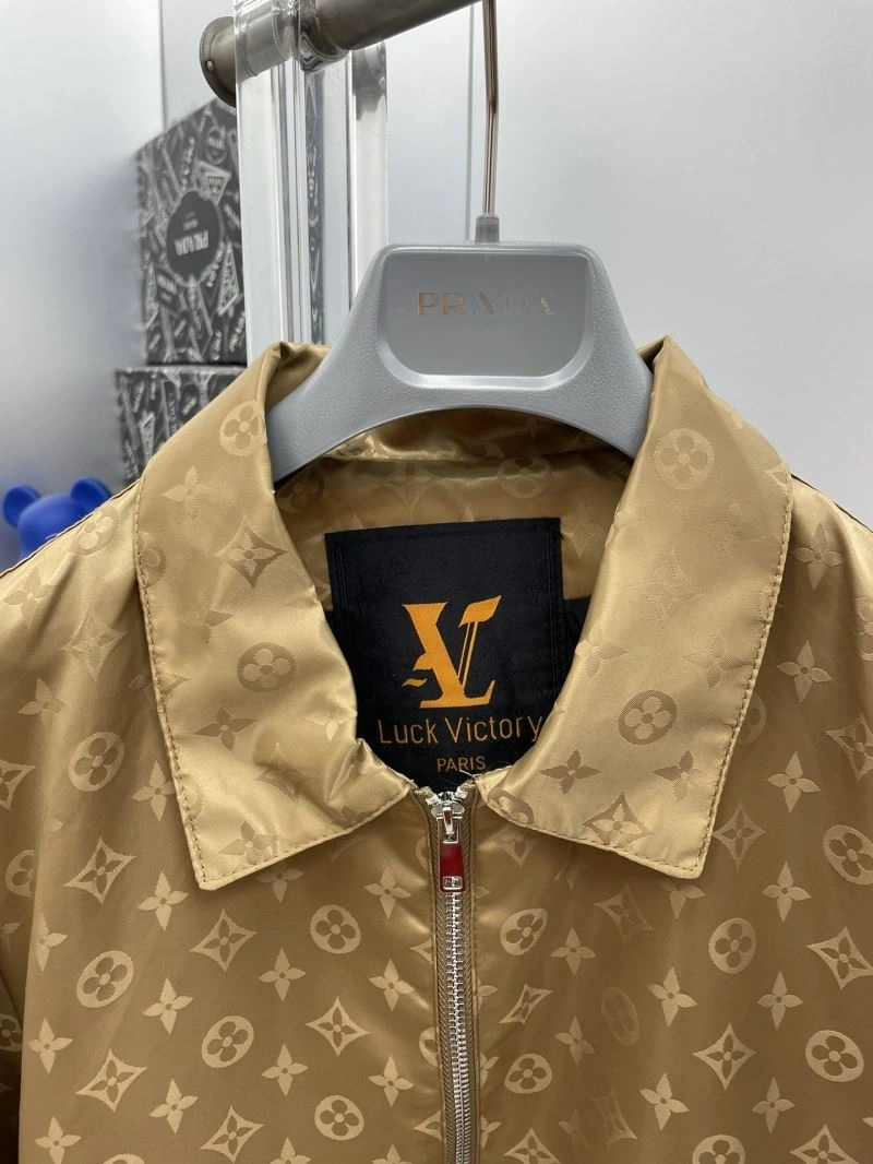 Neat Louis Vuitton Outwear 137579