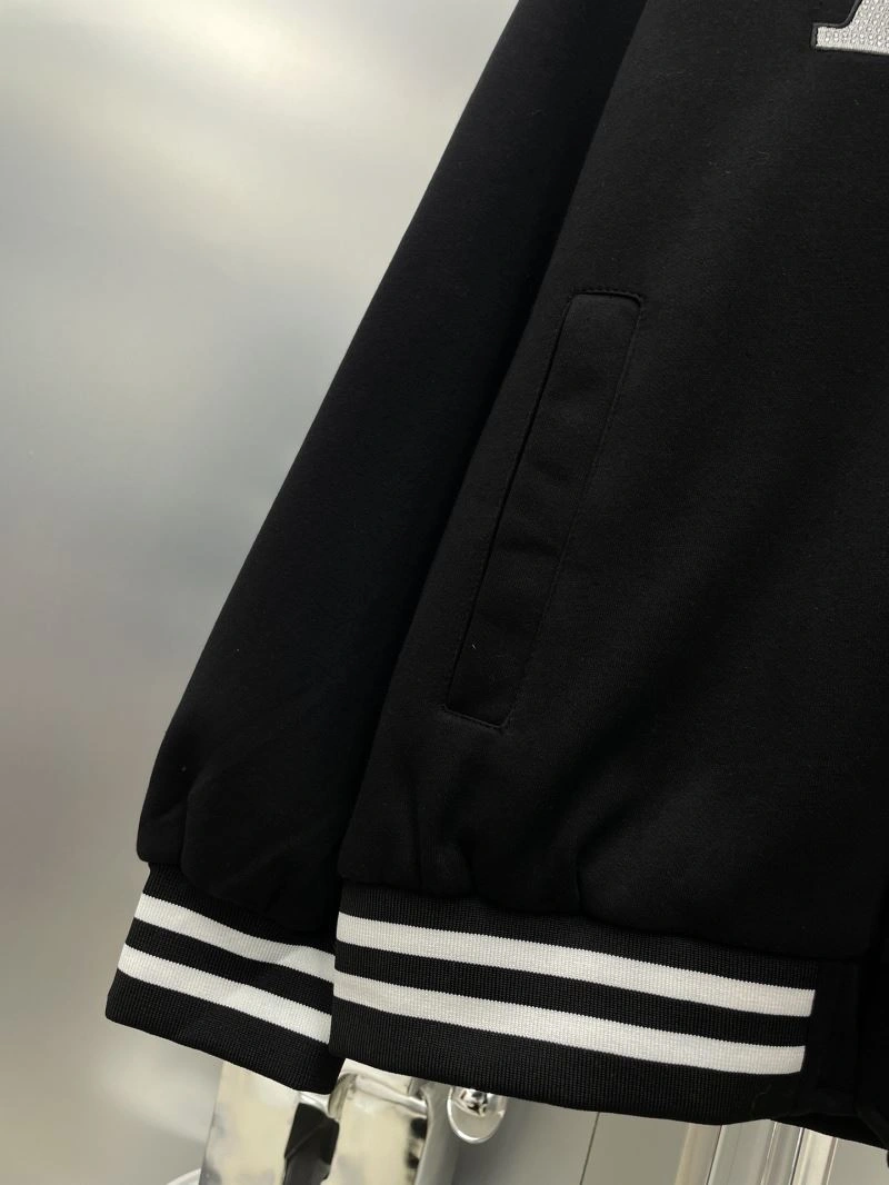 Breathable Louis Vuitton Outwear 137566