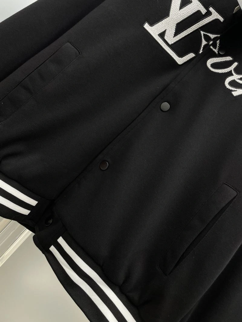 Breathable Louis Vuitton Outwear 137566