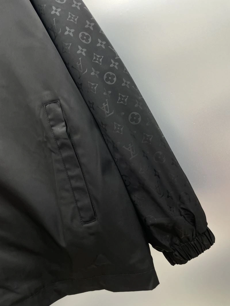 Louis Vuitton Outwear Lightweight 137561