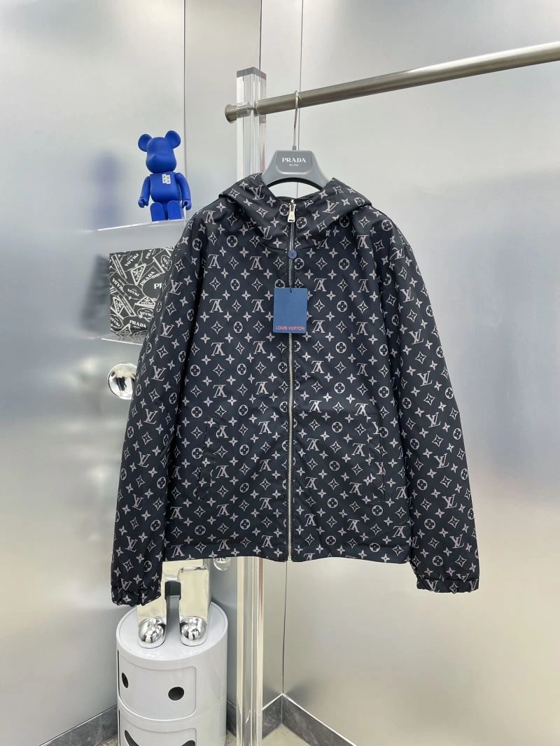 Sustainable Louis Vuitton Outwear 137570