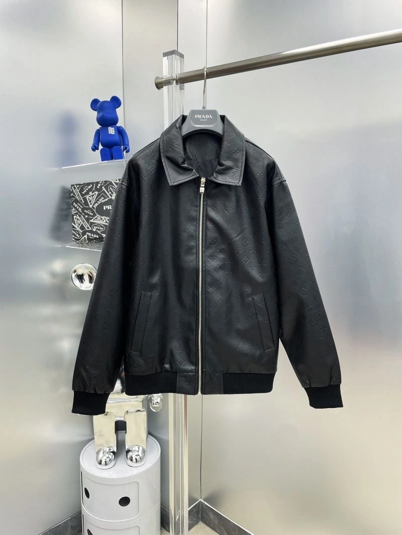 WaterResistant Louis Vuitton Outwear 137553