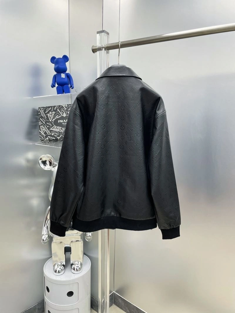 WaterResistant Louis Vuitton Outwear 137553