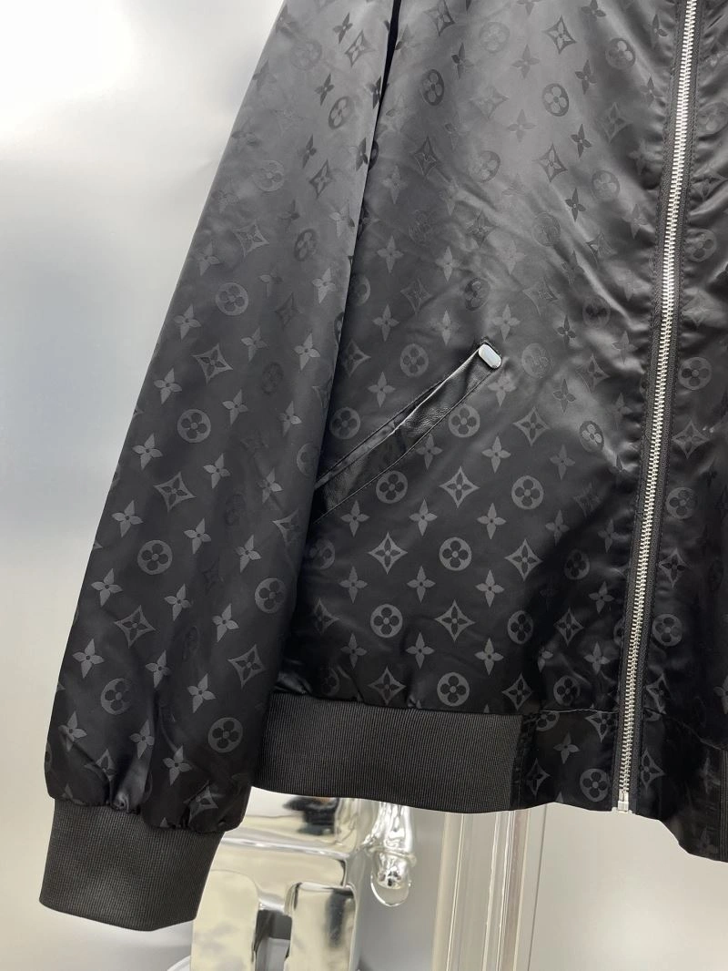 Breathable Louis Vuitton Outwear 137567