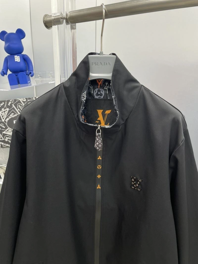 Practical Louis Vuitton Outwear 137550