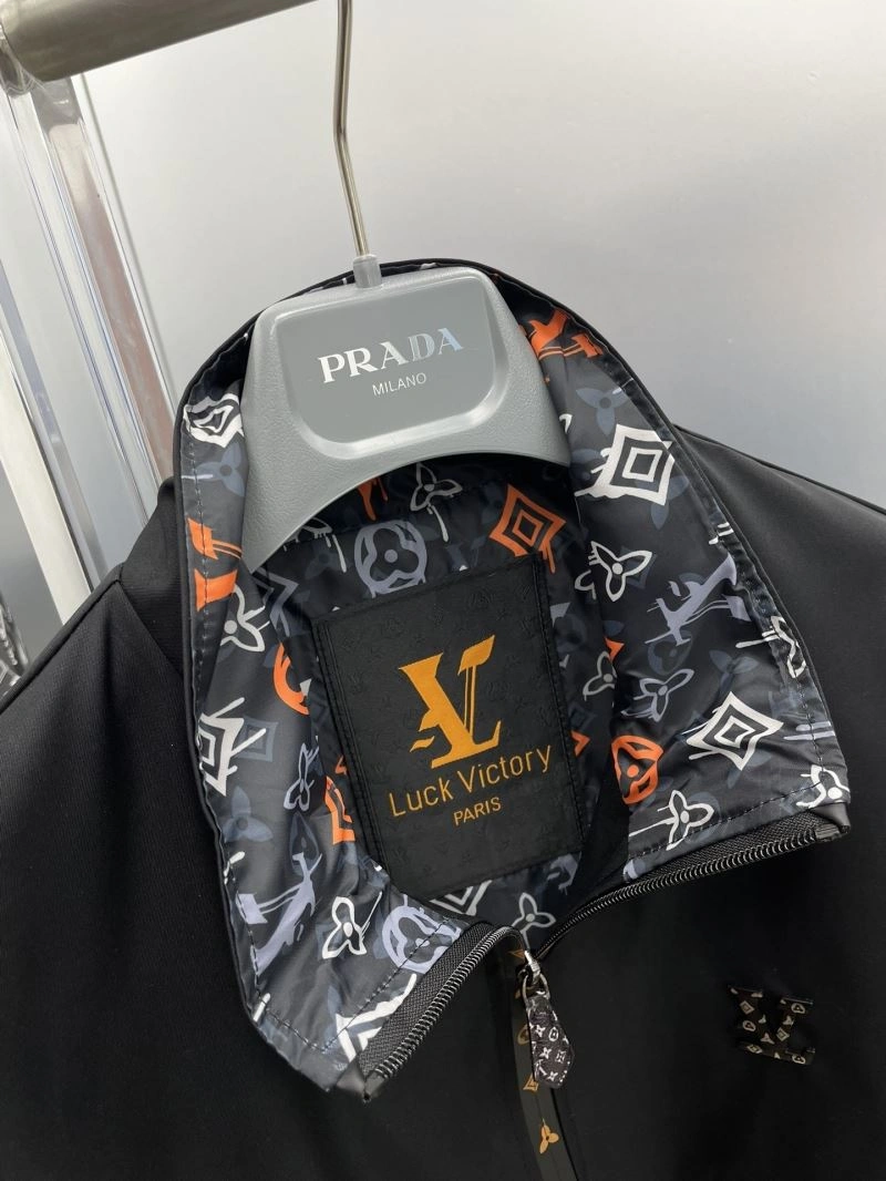 Practical Louis Vuitton Outwear 137550