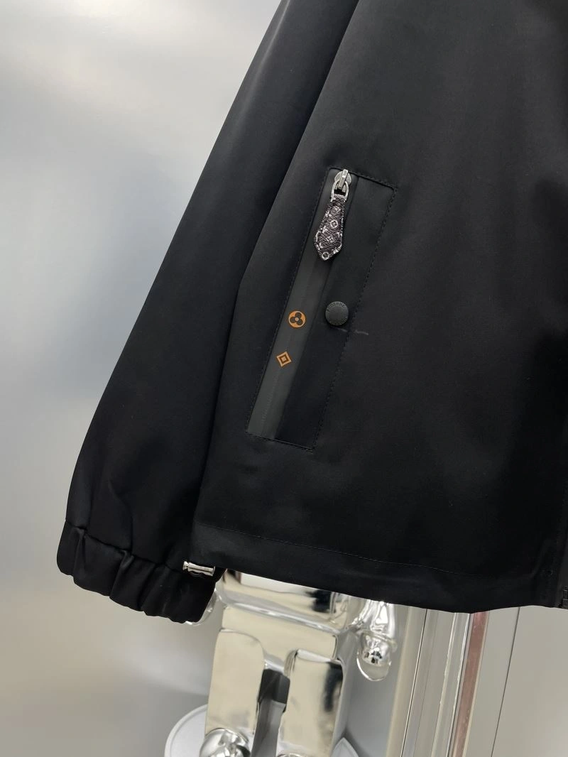 Practical Louis Vuitton Outwear 137550
