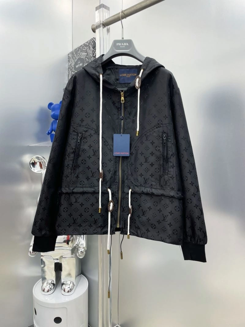 Louis Vuitton Outwear FreshLook 137539